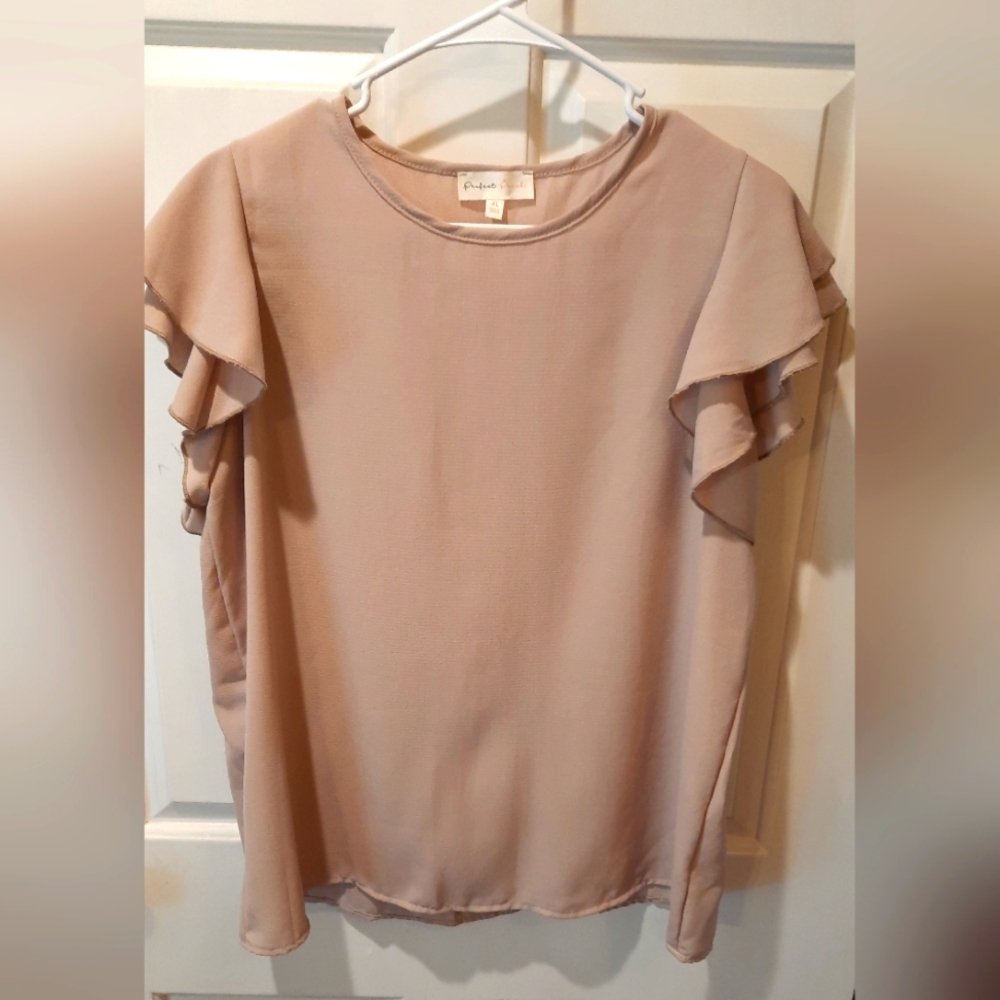 Perfect Peach Blouse XL Tan Lightweight Flutter Sleeve Casual Classic Preppy